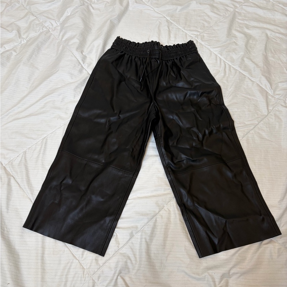 Zara Black Faux Leather Wide-Leg Capri Pants NWT SZ L